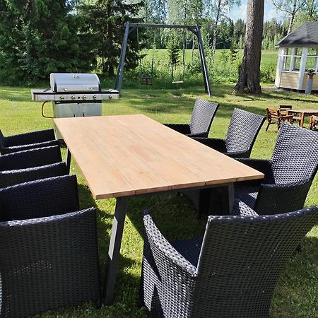 Kalliomajat Ylivalli Exteriör bild